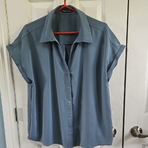 5/30$  Shein Buttons Down Shirt Size 14